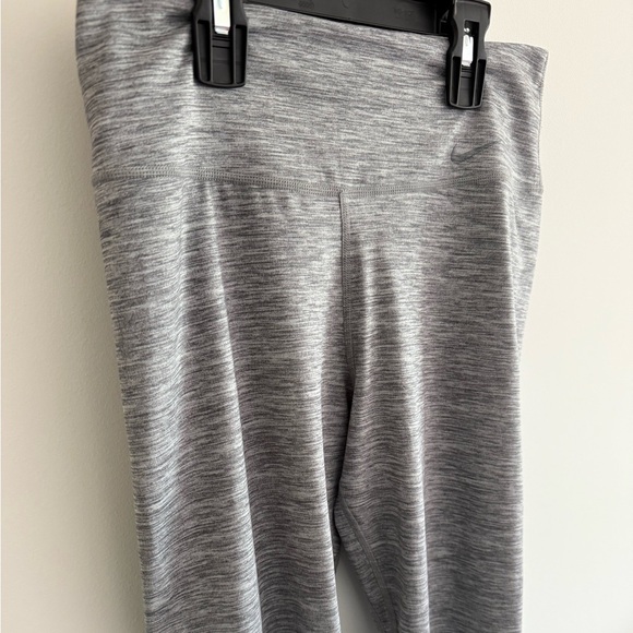 Nike Women’s Dri-Fit Leggings Size Small - Picture 2 of 5